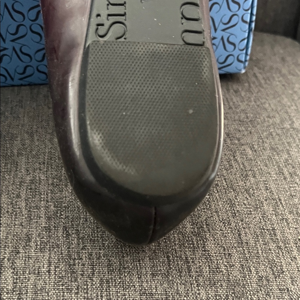 Simply Vera Vera Wang Black and Purple Flats - Picture 7 of 8